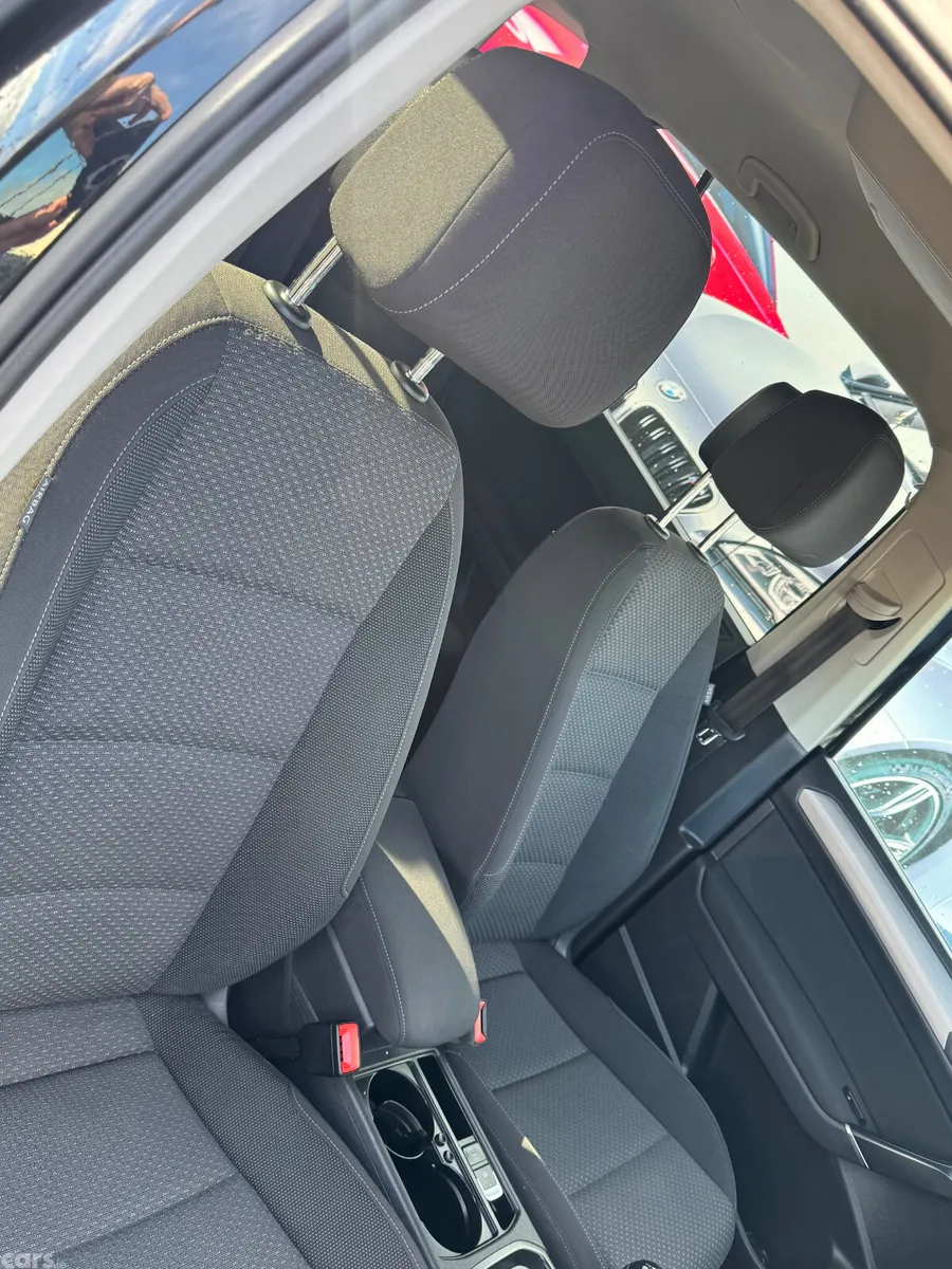Volkswagen Touran MPV, Diesel, 2017, Black