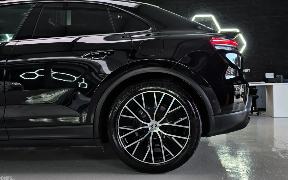 Porsche Macan SUV, Electric, 2024, Black