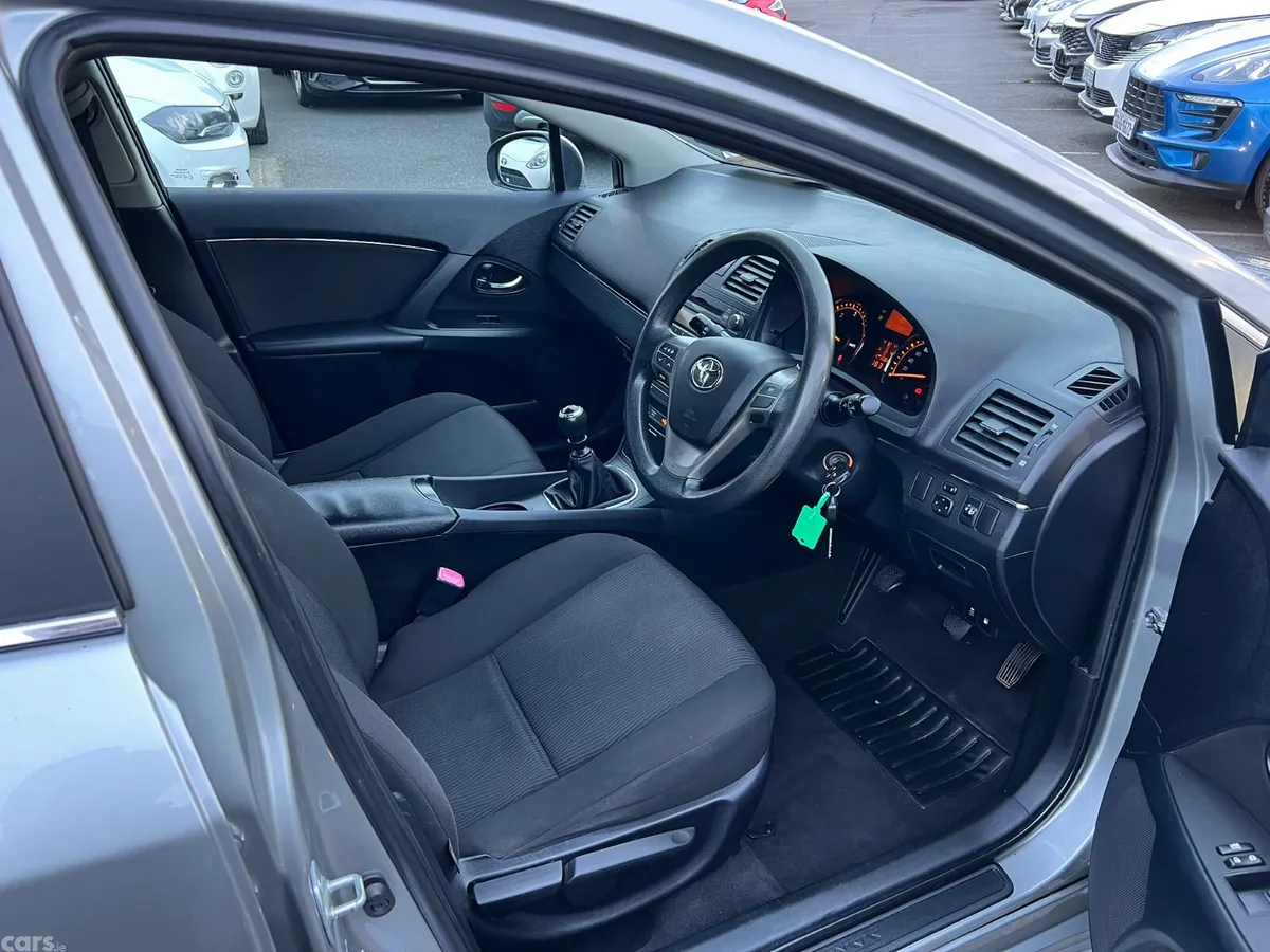 Toyota Avensis Estate, Diesel, 2011, Grey