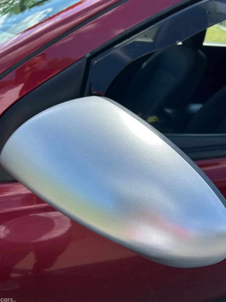 Nissan Qashqai Hatchback, Diesel, 2010, Red
