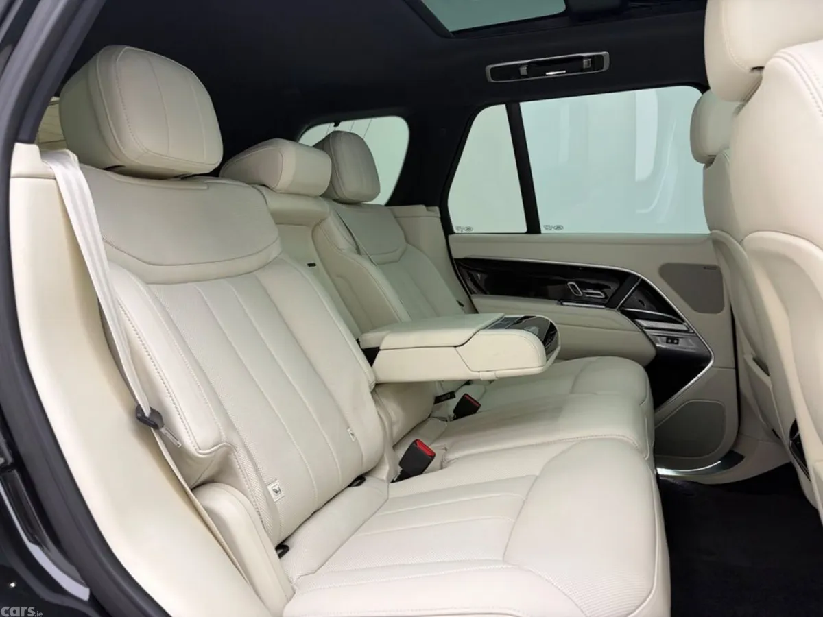 Land Rover Range Rover Estate, Petrol Plug-in Hybrid, 2026, Black
