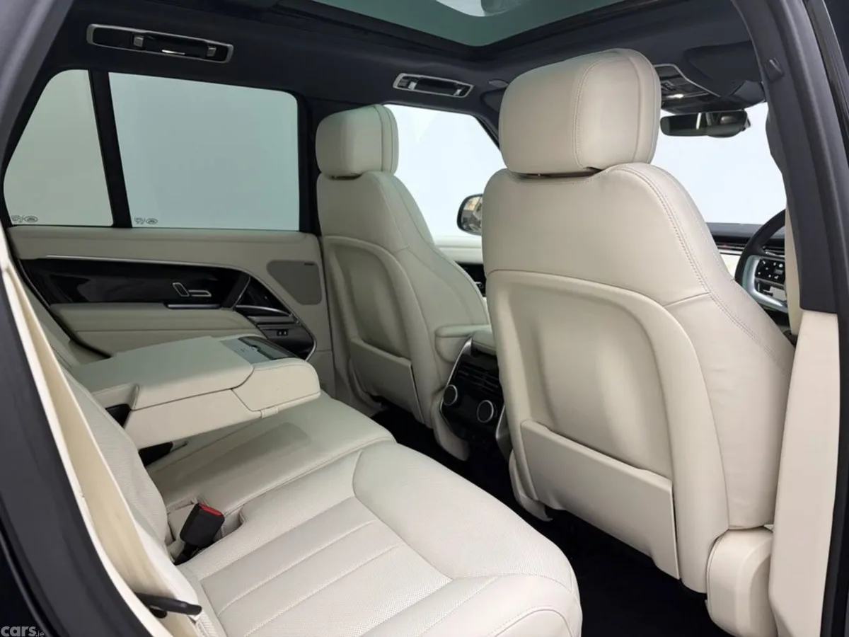 Land Rover Range Rover Estate, Petrol Plug-in Hybrid, 2026, Black