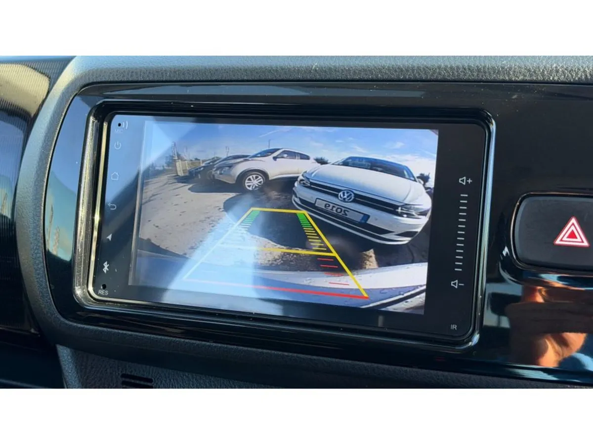 Toyota Yaris Hatchback, Petrol, 2017, Silver