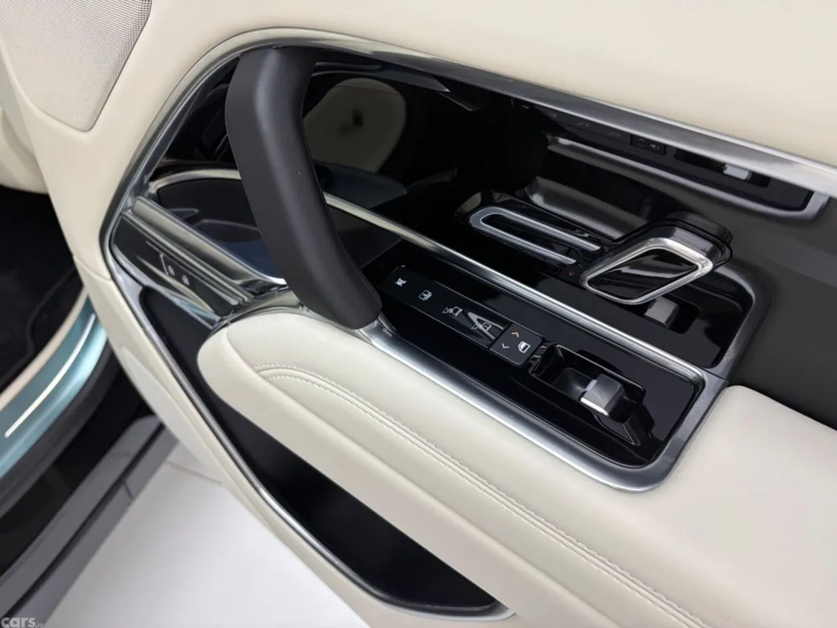 Land Rover Range Rover Estate, Petrol Plug-in Hybrid, 2026, Black