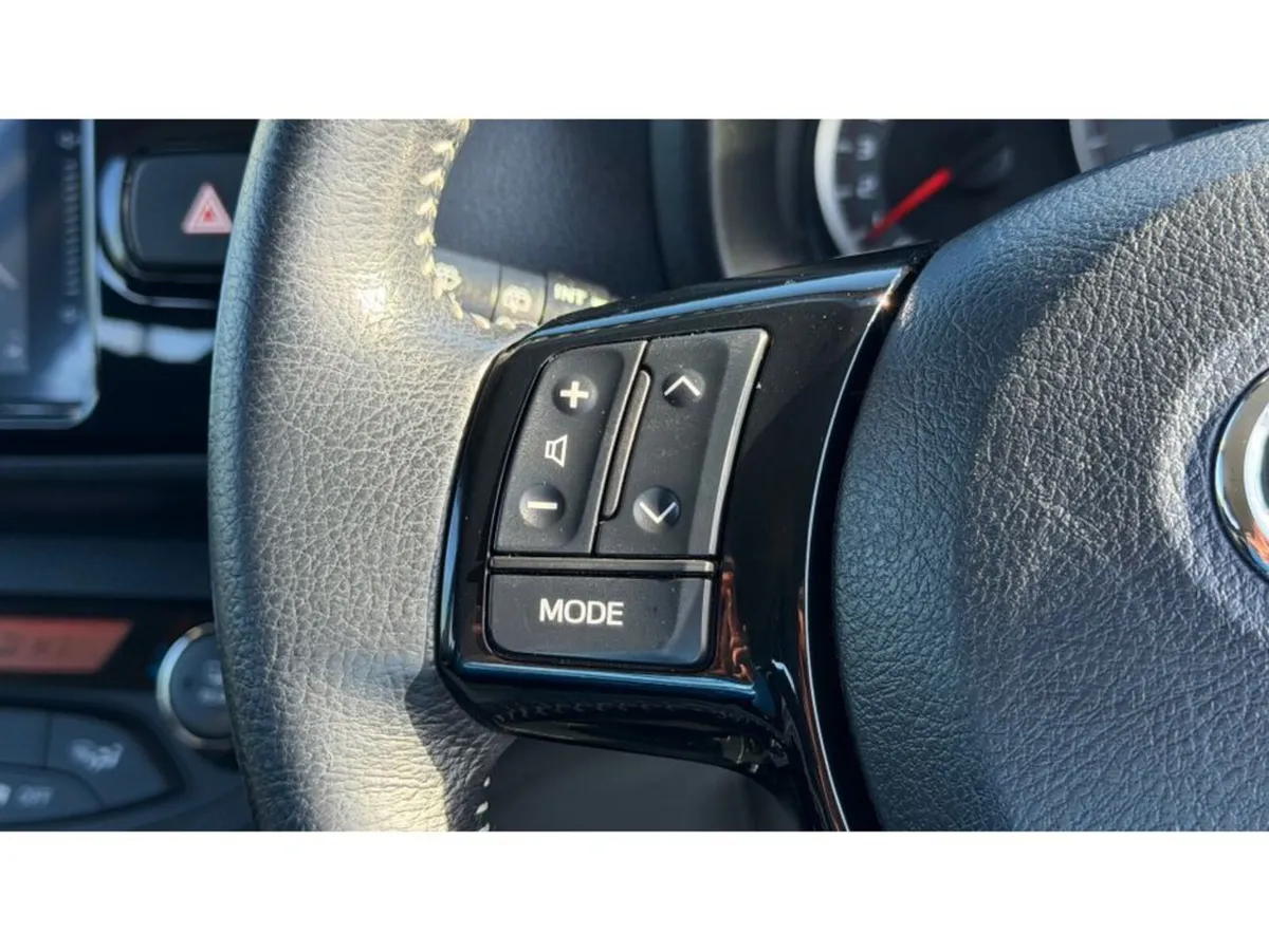 Toyota Yaris Hatchback, Petrol, 2017, Silver