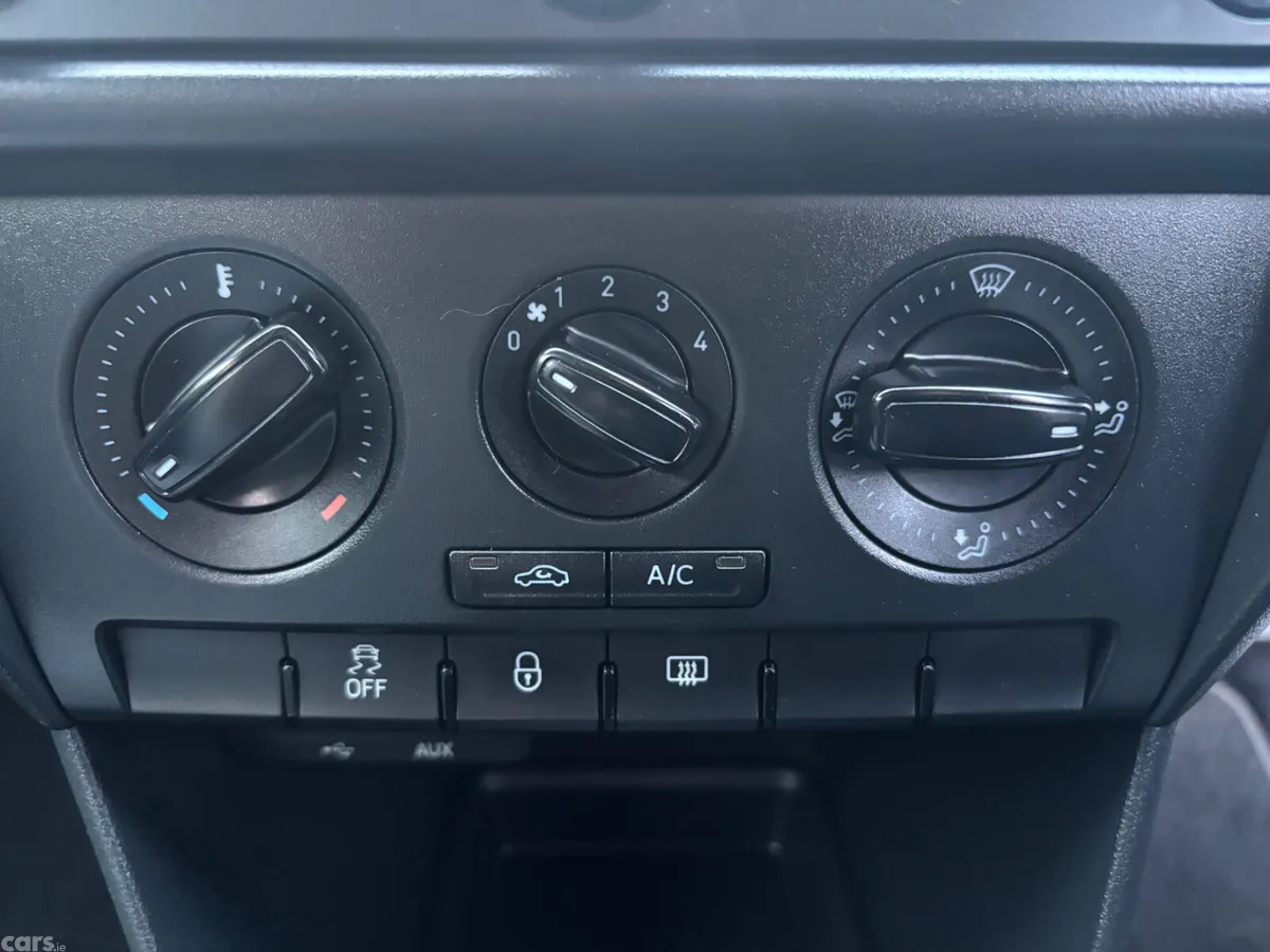 SEAT Toledo Saloon, Diesel, 2015, Red