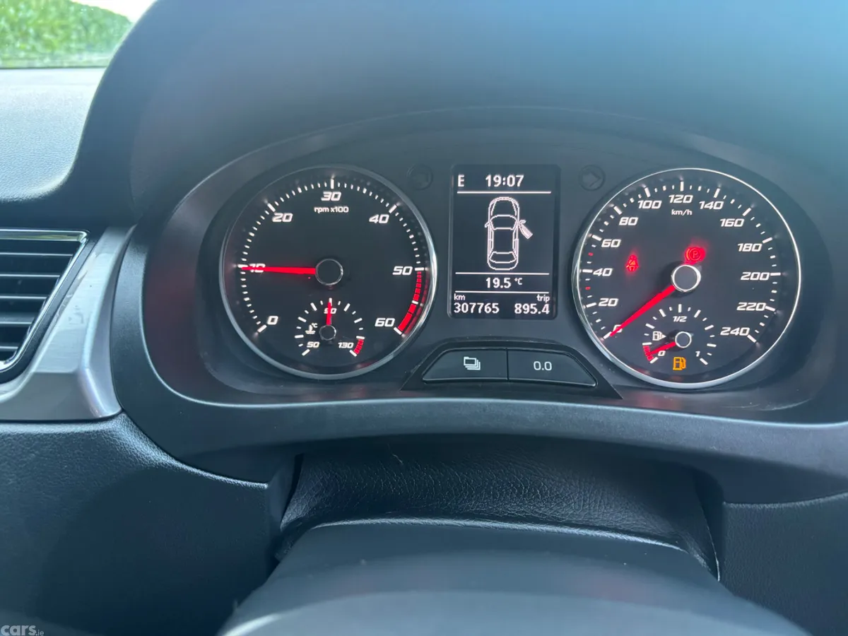 SEAT Toledo Saloon, Diesel, 2015, Red