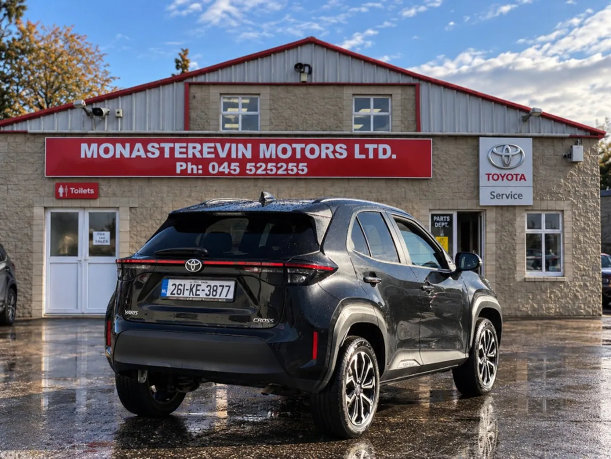Toyota Yaris Cross SUV, Petrol Hybrid, 2026, Black