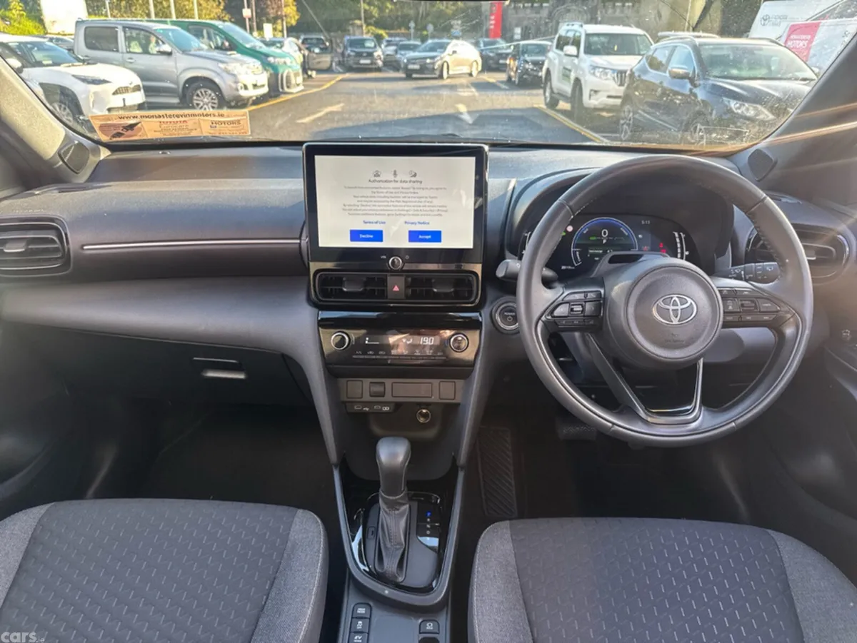 Toyota Yaris Cross SUV, Petrol Hybrid, 2026, Black