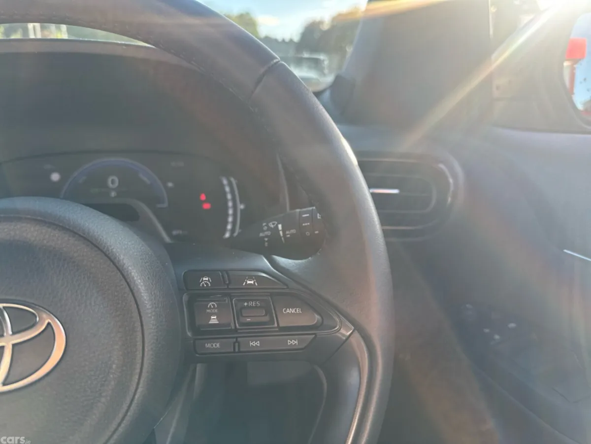Toyota Yaris Cross SUV, Petrol Hybrid, 2026, Black
