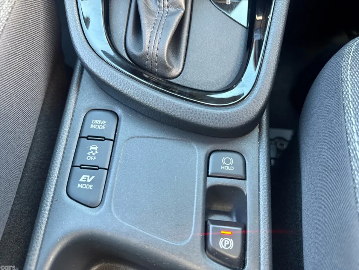 Toyota Yaris Cross SUV, Petrol Hybrid, 2026, Black