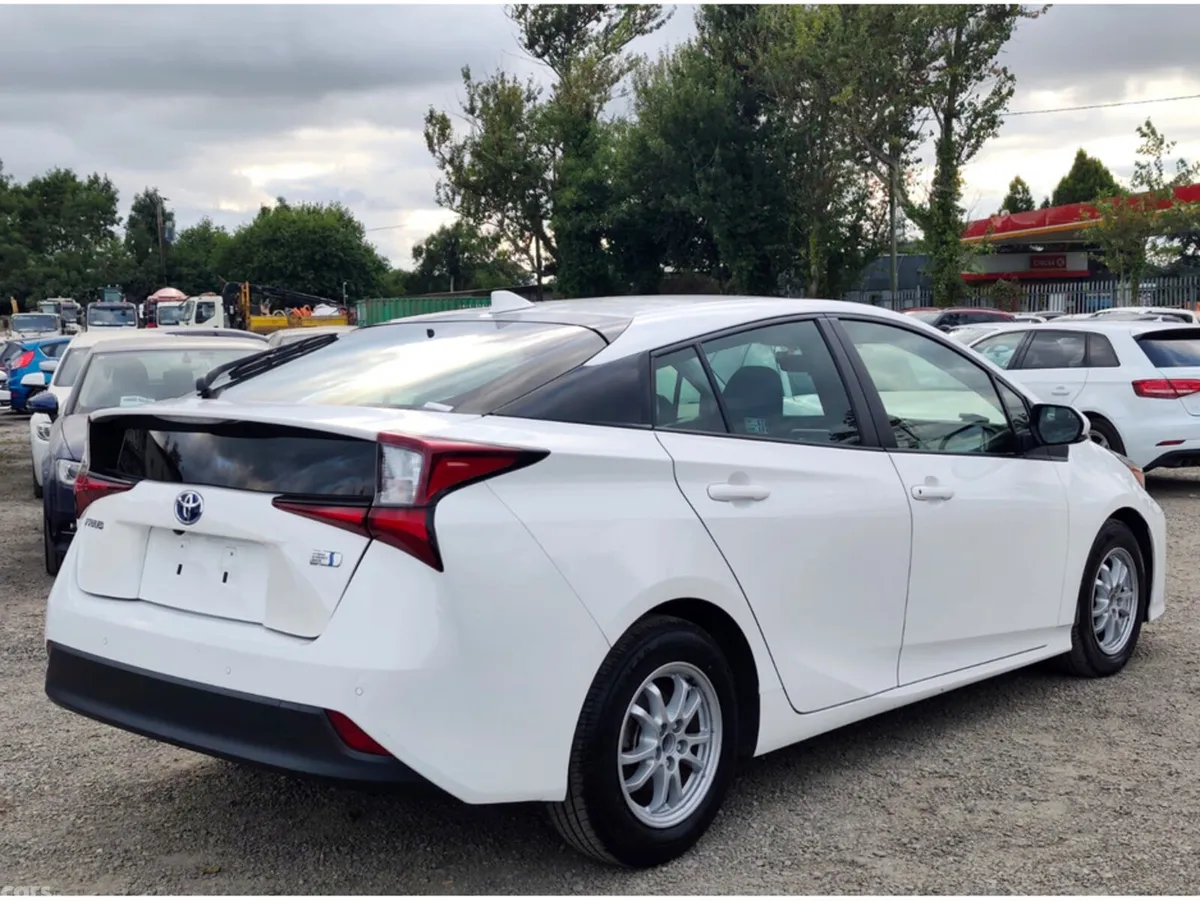 Toyota Prius Hatchback, Petrol Hybrid, 2022, White