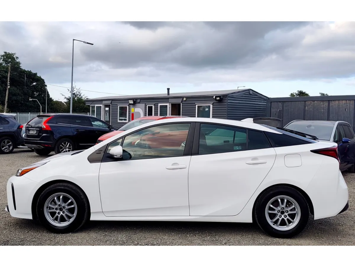 Toyota Prius Hatchback, Petrol Hybrid, 2022, White