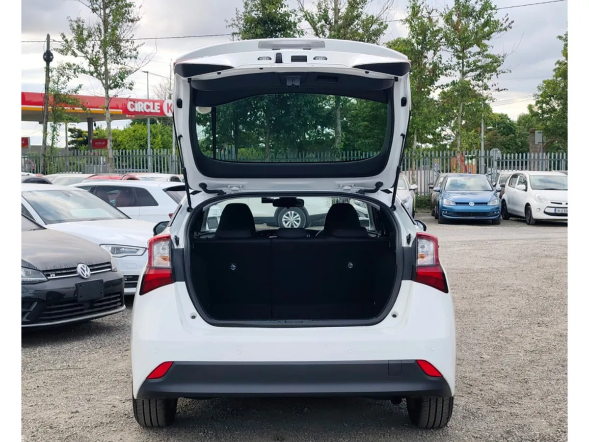 Toyota Prius Hatchback, Petrol Hybrid, 2022, White