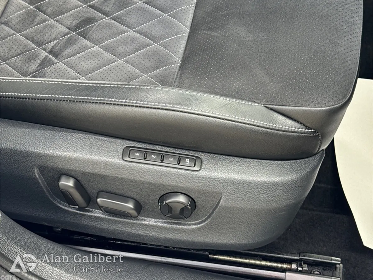 Skoda Superb Estate, Diesel, 2022, Blue