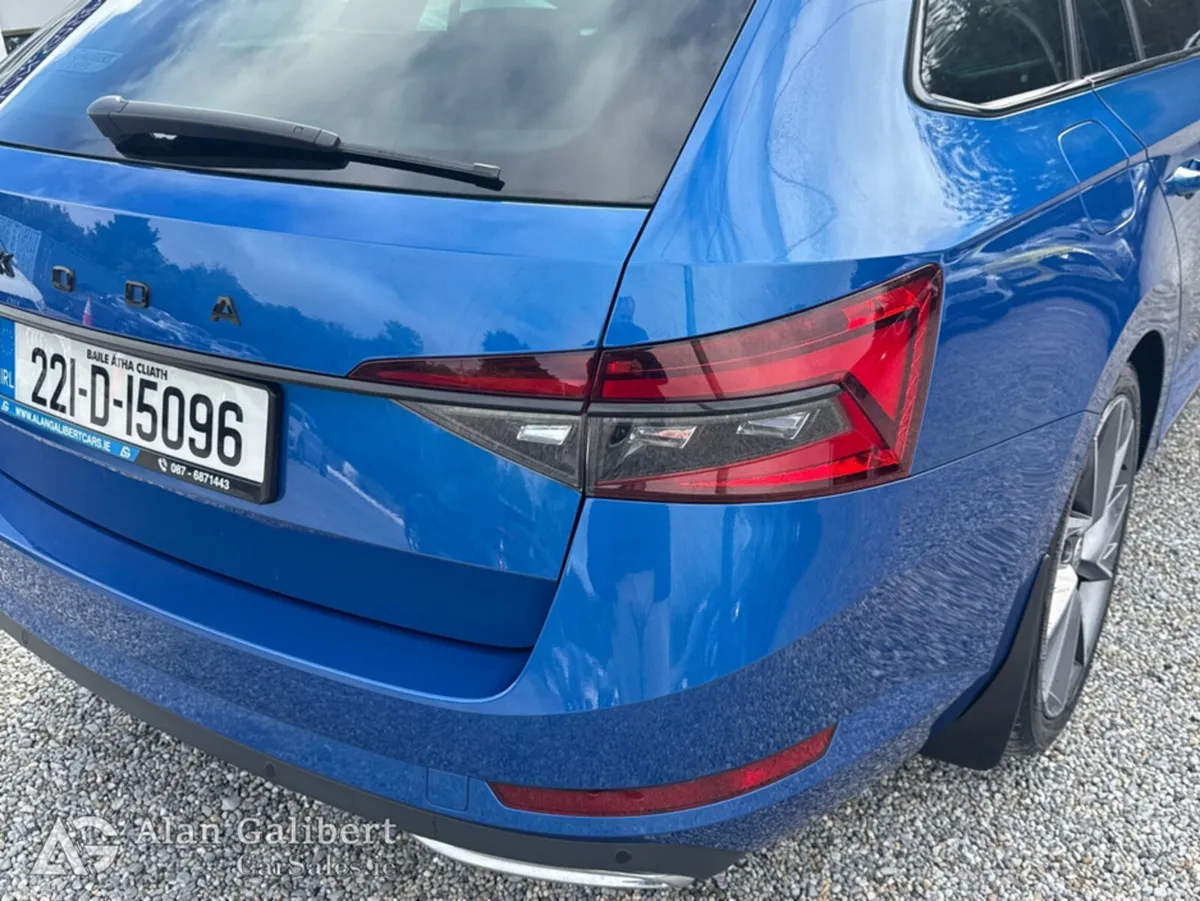 Skoda Superb Estate, Diesel, 2022, Blue