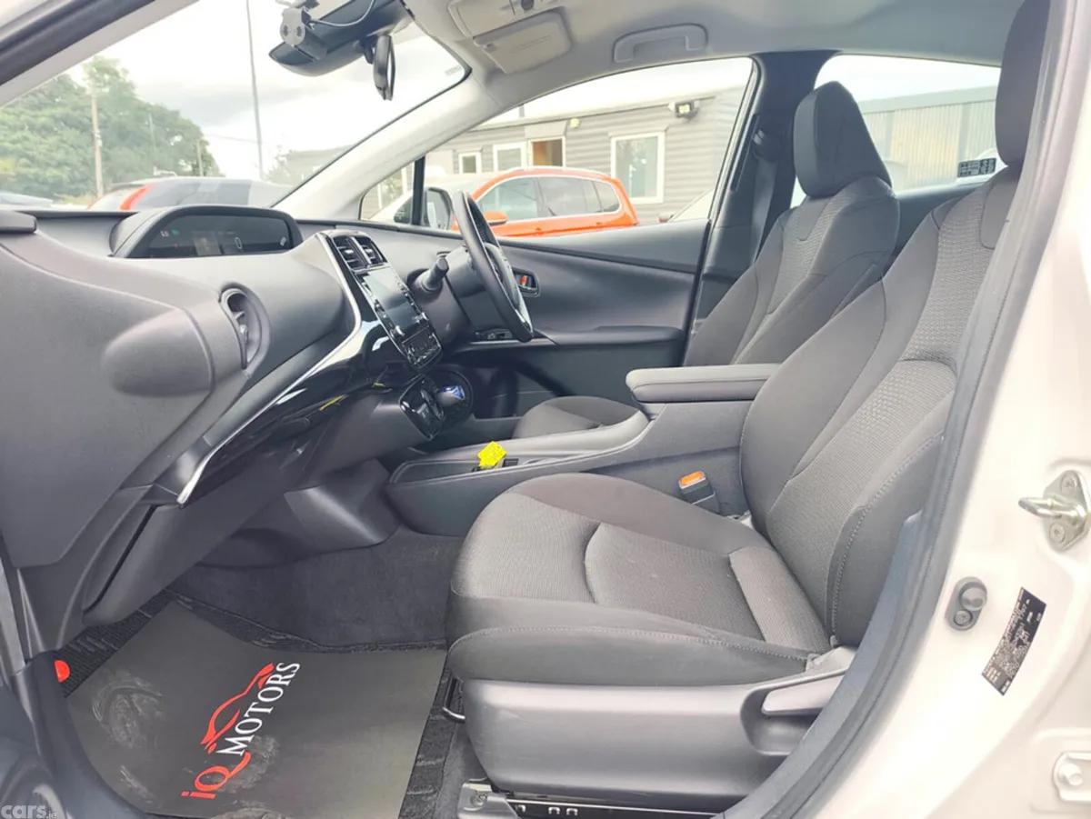 Toyota Prius Hatchback, Petrol Hybrid, 2022, White