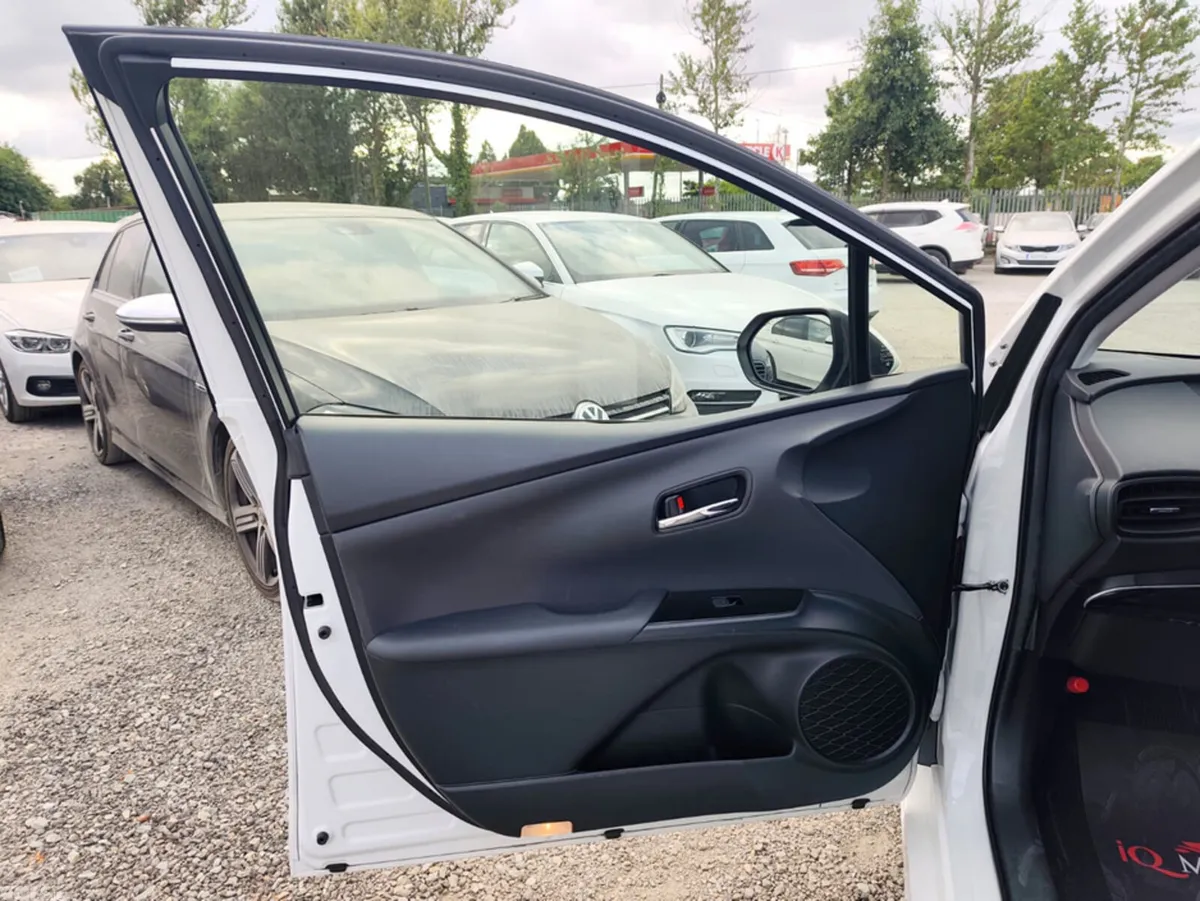 Toyota Prius Hatchback, Petrol Hybrid, 2022, White