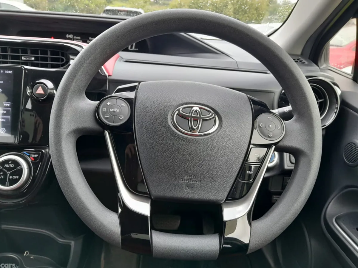 Toyota Aqua Hatchback, Petrol, 2017, Green
