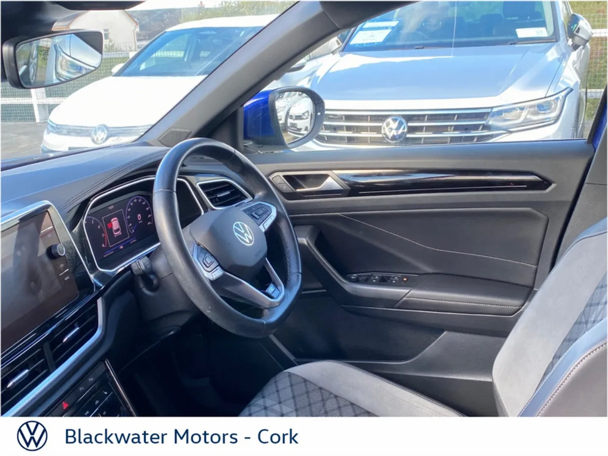 Volkswagen T-Roc SUV, Petrol, 2023, Blue
