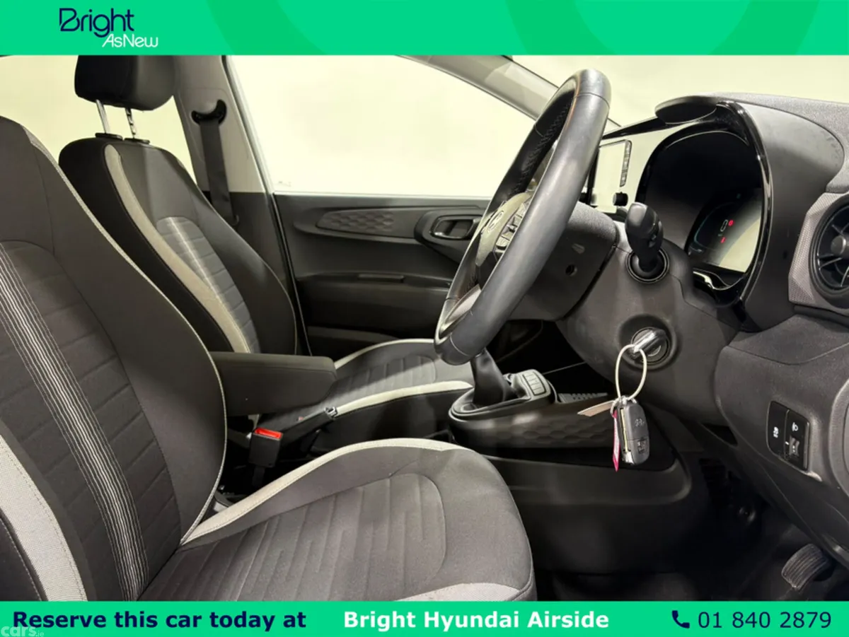 Hyundai i10 Hatchback, Petrol, 2024, White