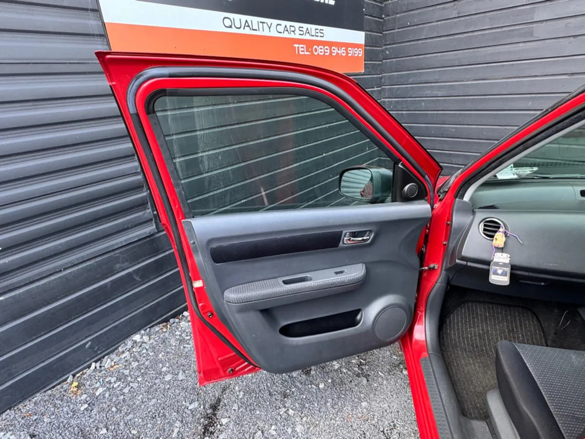 Suzuki Swift Hatchback, Petrol, 2009, Red