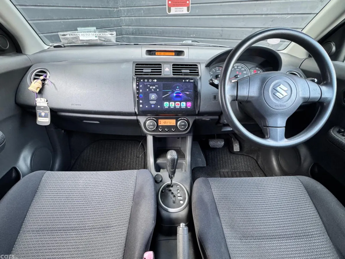 Suzuki Swift Hatchback, Petrol, 2009, Red