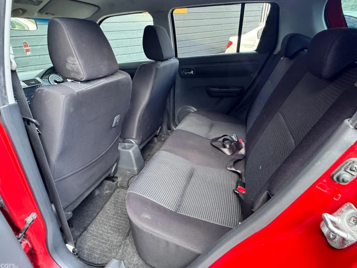 Suzuki Swift Hatchback, Petrol, 2009, Red