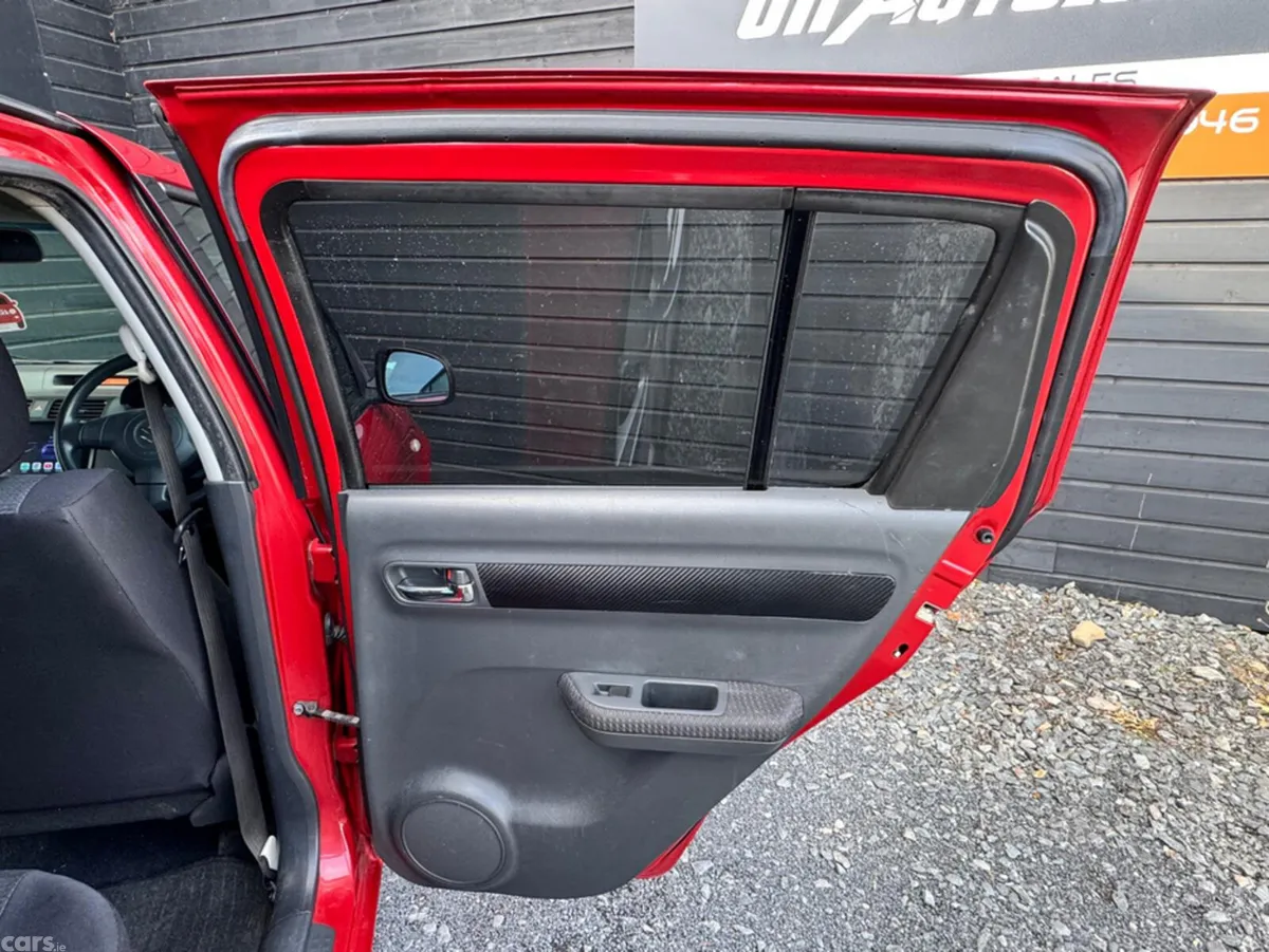 Suzuki Swift Hatchback, Petrol, 2009, Red