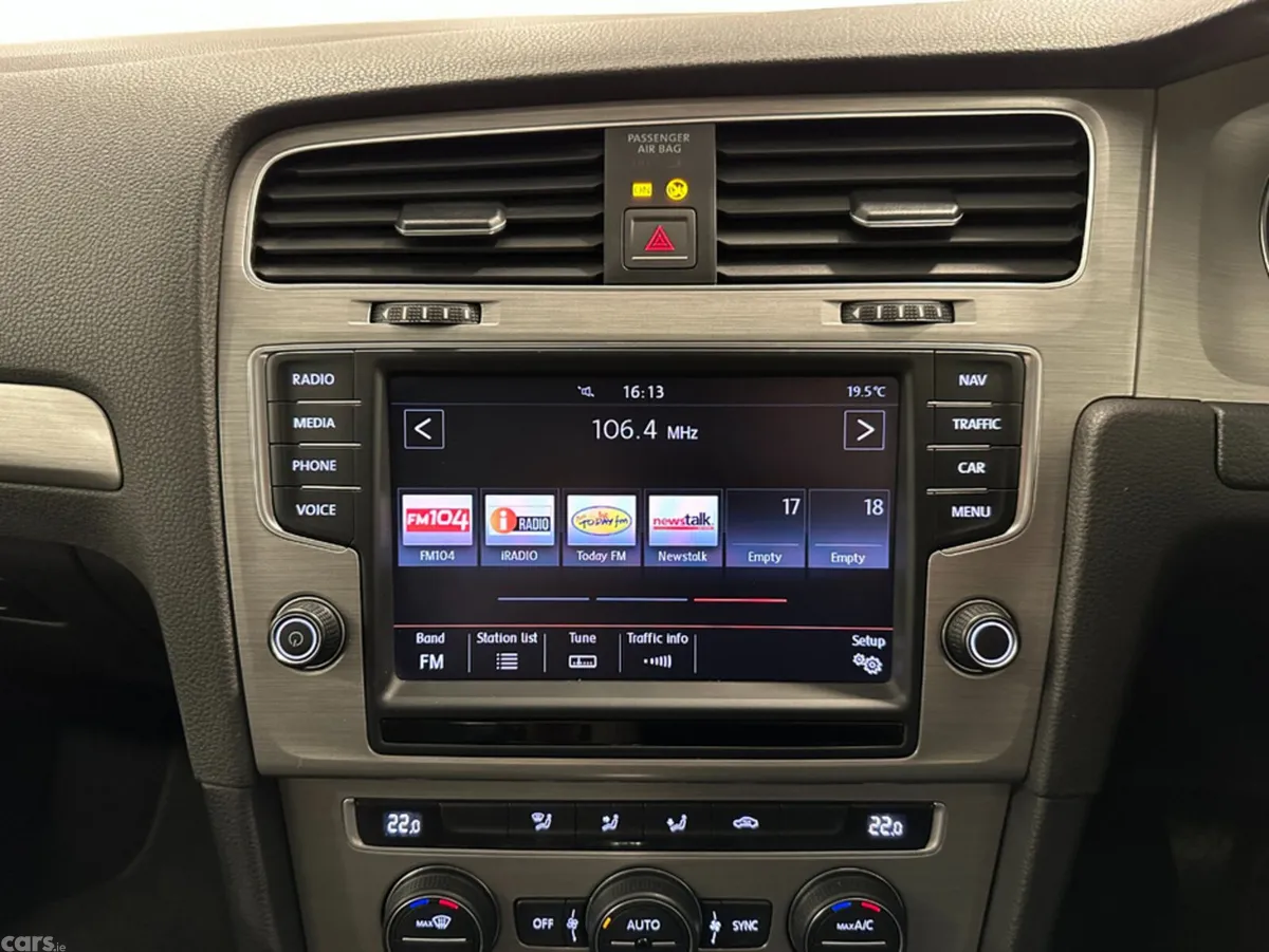 Volkswagen Golf Hatchback, Petrol, 2014, Silver
