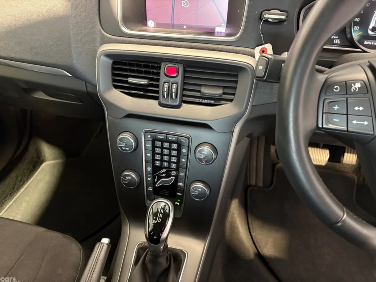 Volvo V40 Hatchback, Petrol, 2018, Grey