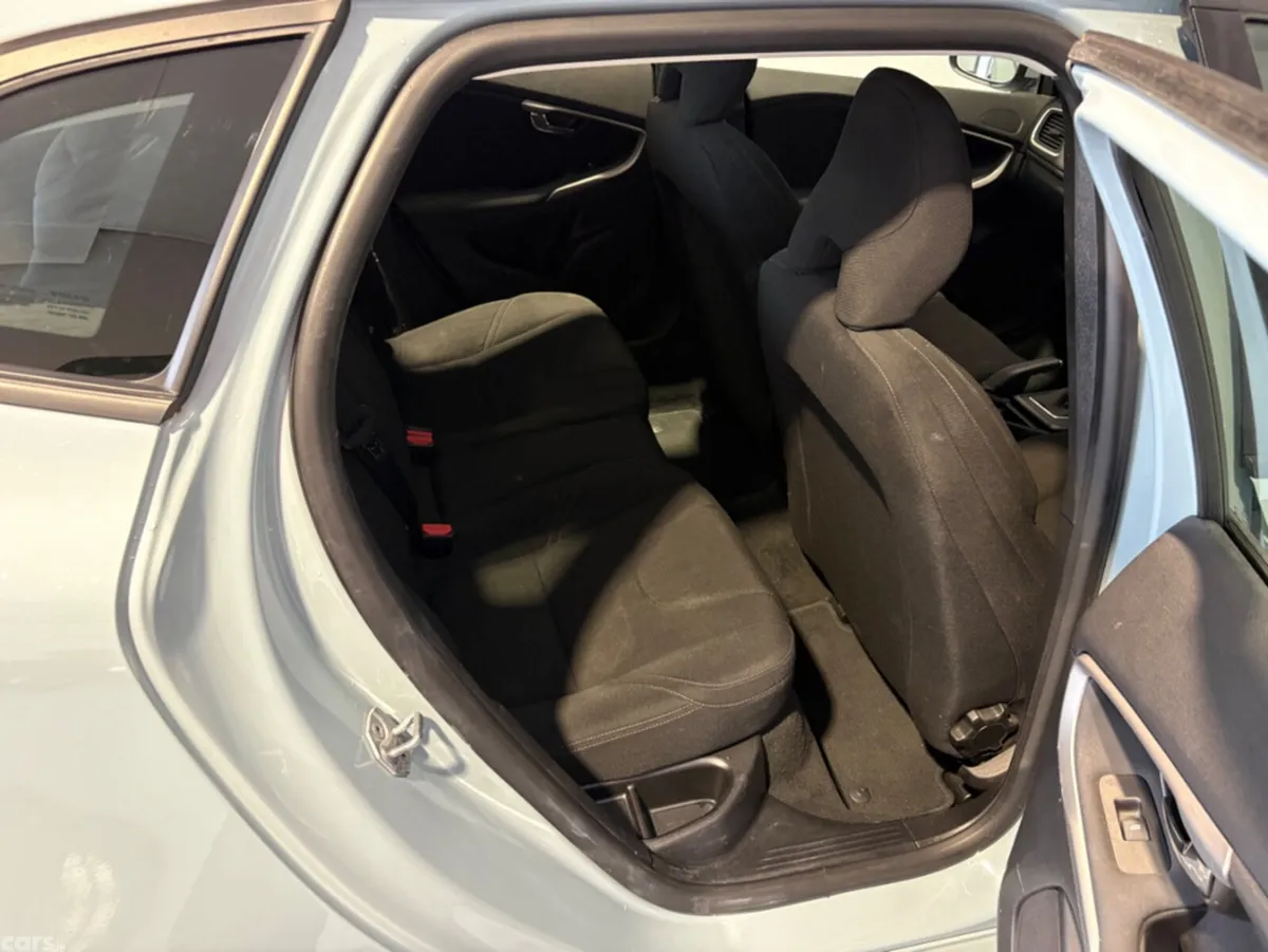 Volvo V40 Hatchback, Petrol, 2018, Grey