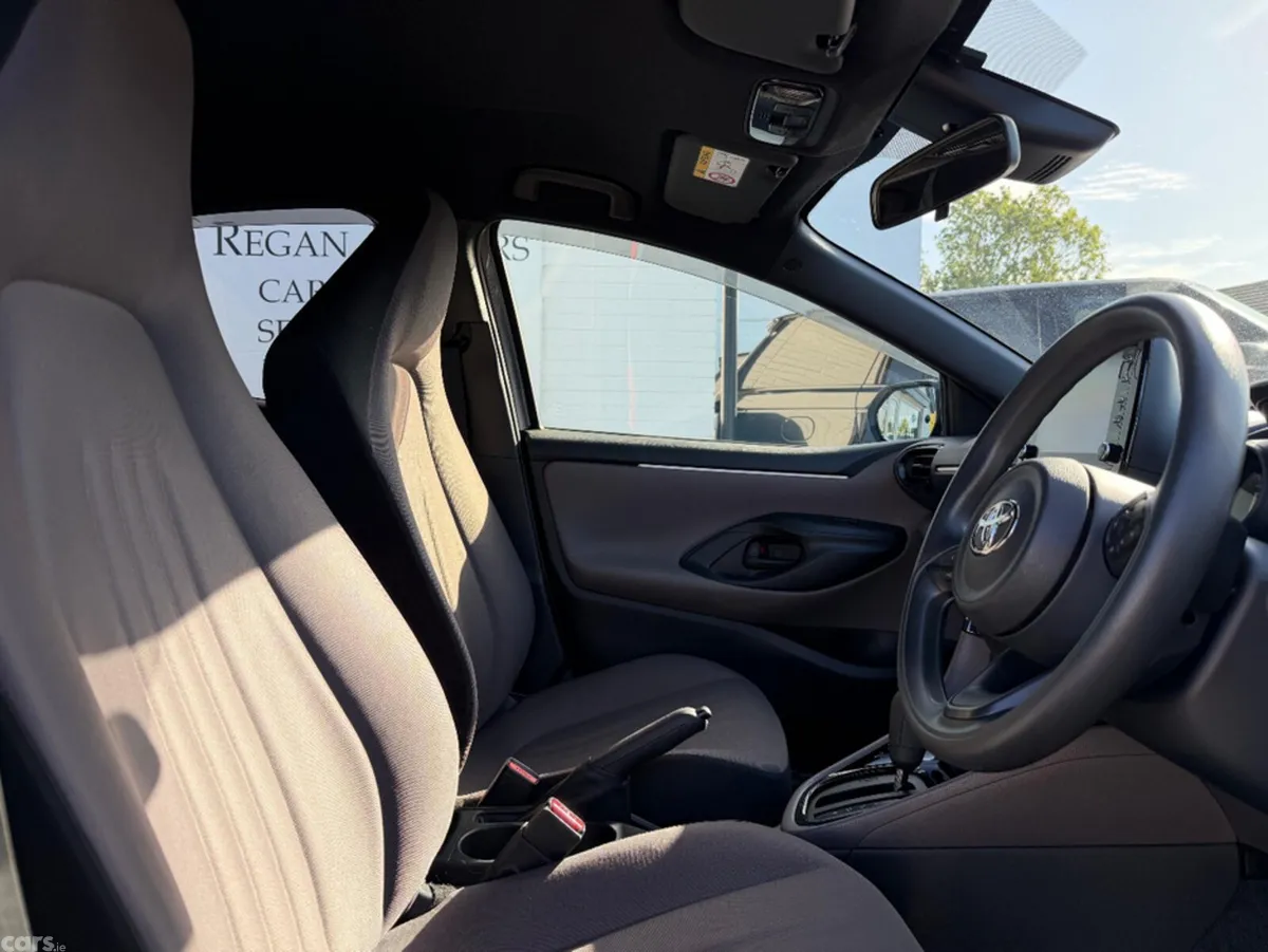 Toyota Yaris Hatchback, Petrol, 2020, Grey