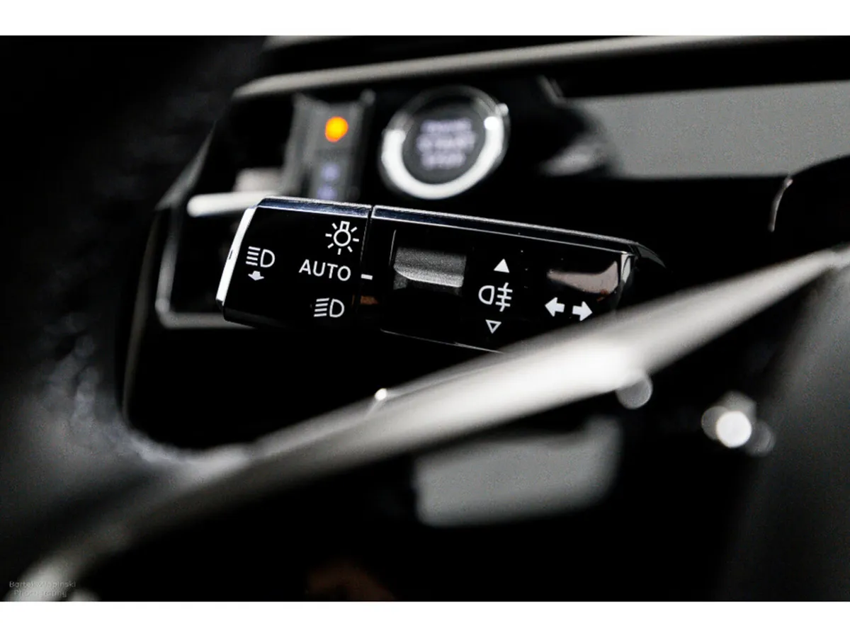 Peugeot 5008 SUV, Petrol Hybrid, 2026, Black