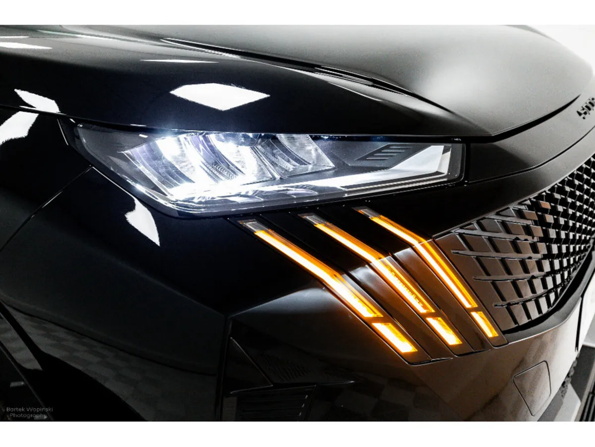 Peugeot 5008 SUV, Petrol Hybrid, 2026, Black