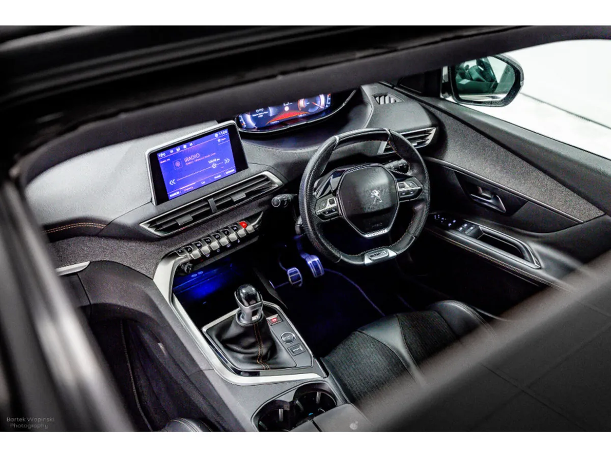 Peugeot 3008 SUV, Petrol, 2018, Grey