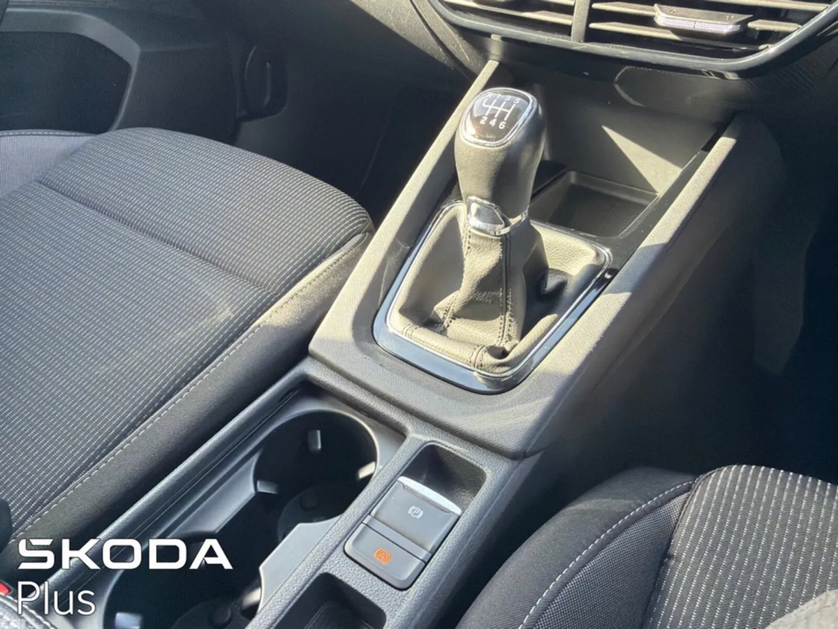 Skoda Octavia Saloon, Diesel, 2024, White