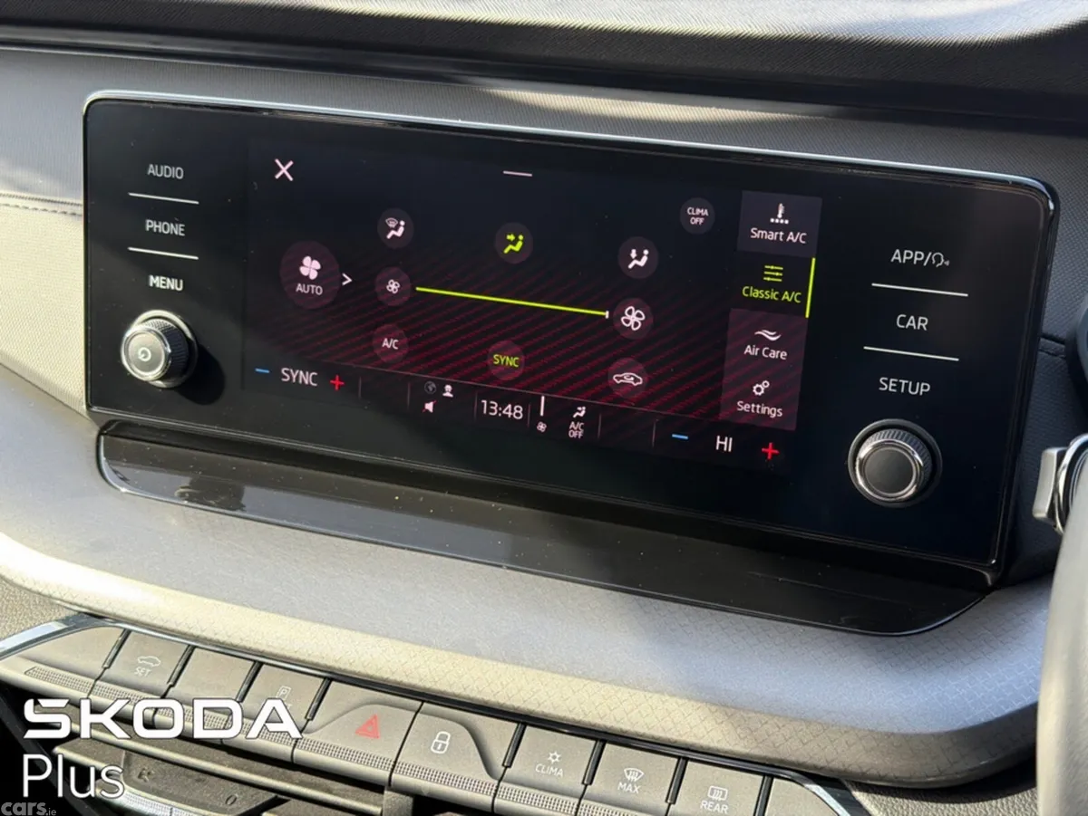 Skoda Octavia Saloon, Diesel, 2024, White