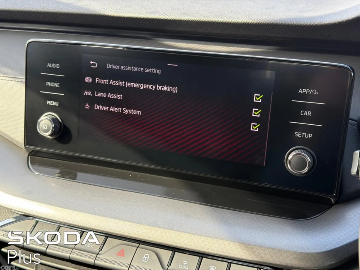 Skoda Octavia Saloon, Diesel, 2024, White
