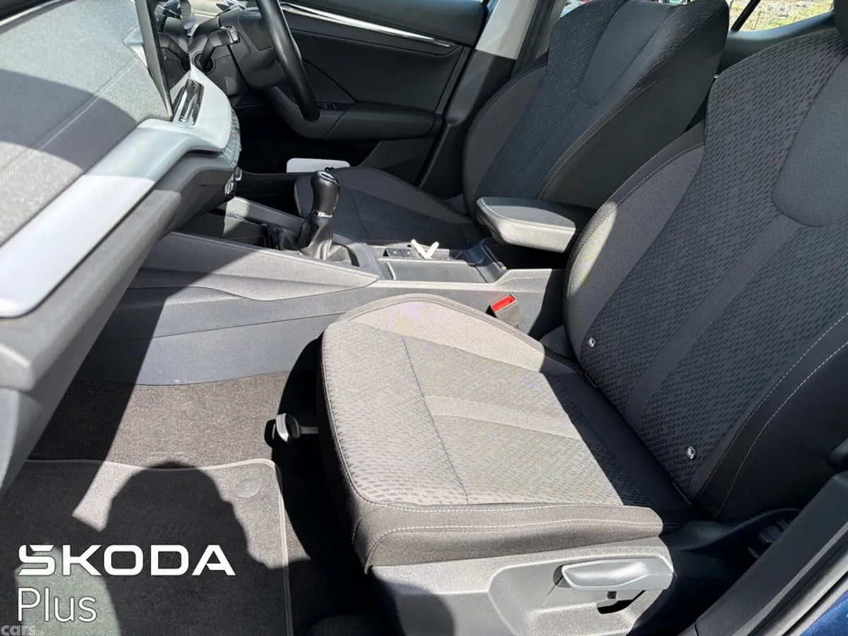 Skoda Octavia Hatchback, Diesel, 2022, Blue