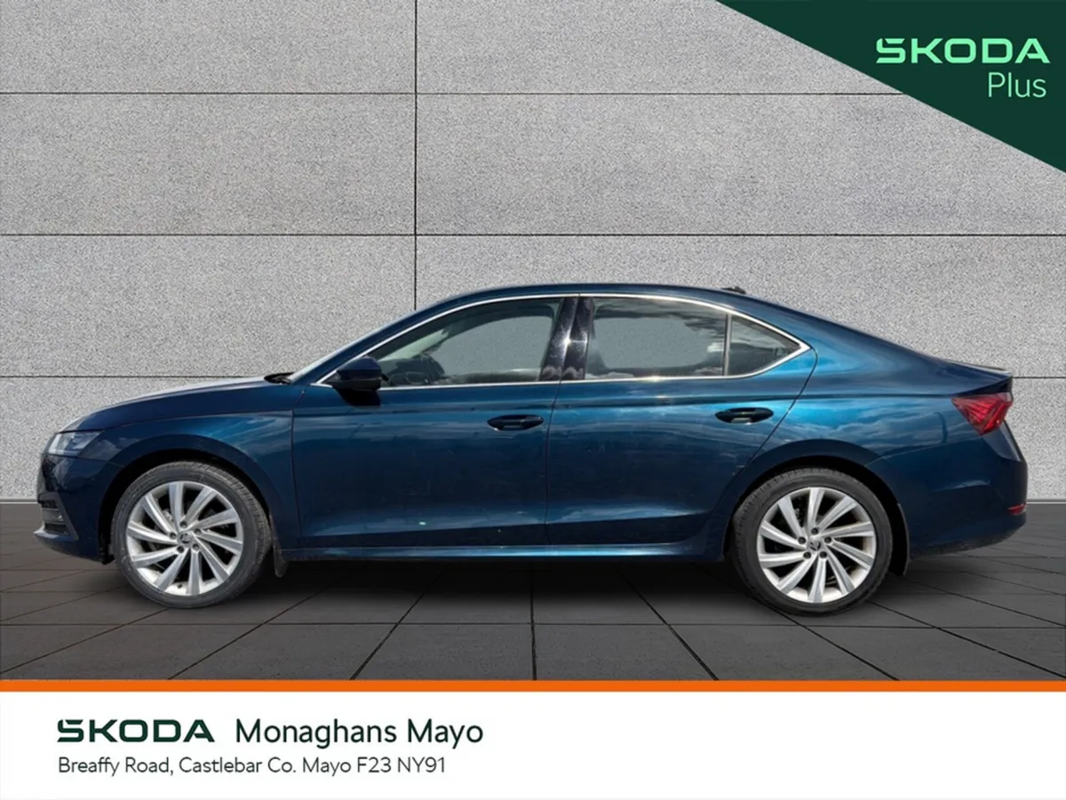 Skoda Octavia Hatchback, Diesel, 2022, Blue