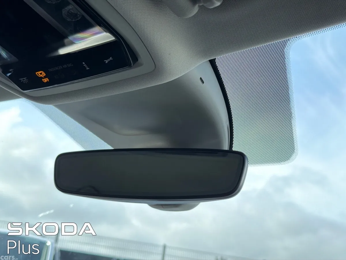 Skoda Octavia Saloon, Diesel, 2024, White
