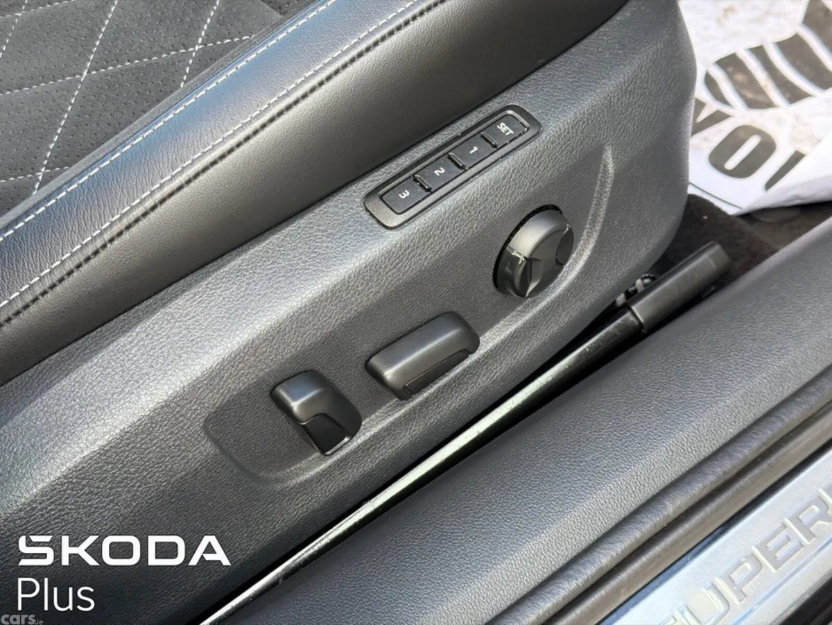 Skoda Superb Hatchback, Diesel, 2024, Black