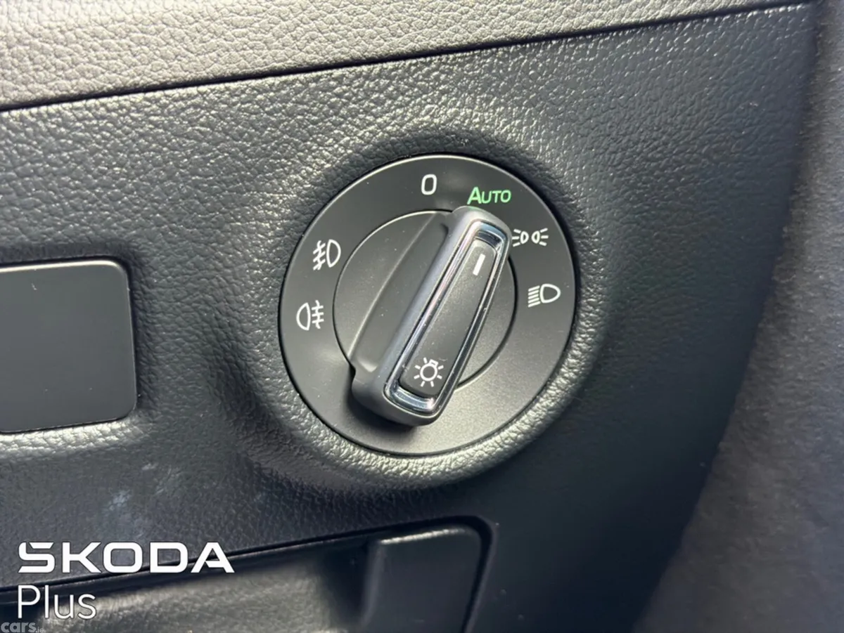 Skoda Superb Hatchback, Diesel, 2024, Black