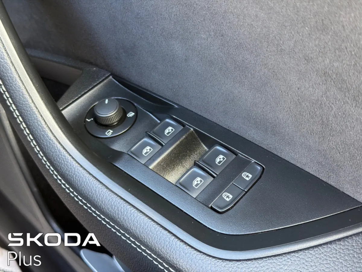 Skoda Superb Hatchback, Diesel, 2024, Black