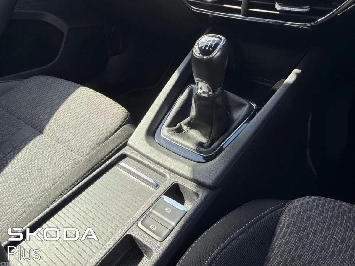 Skoda Octavia Hatchback, Diesel, 2022, Blue