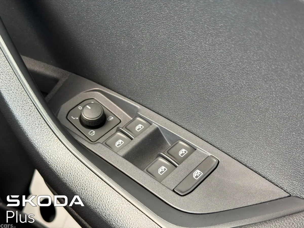 Skoda Karoq Estate, Petrol, 2022, Grey