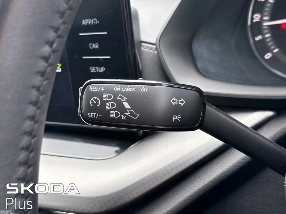 Skoda Octavia Saloon, Diesel, 2024, Grey