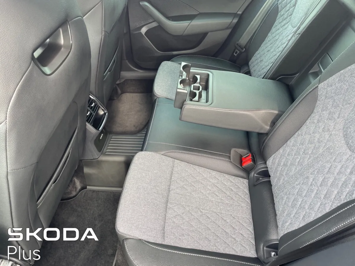 Skoda Octavia Saloon, Diesel, 2026, Black