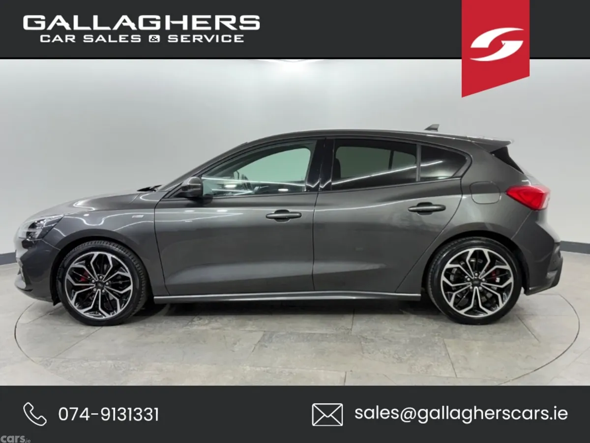 Ford Focus Hatchback, Petrol, 2021, Grey